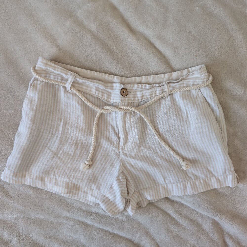 3/$30 Cynthia Rowley 100% linen striped shorts